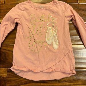 Girl’s carters ballet all day shirt. Size 6x